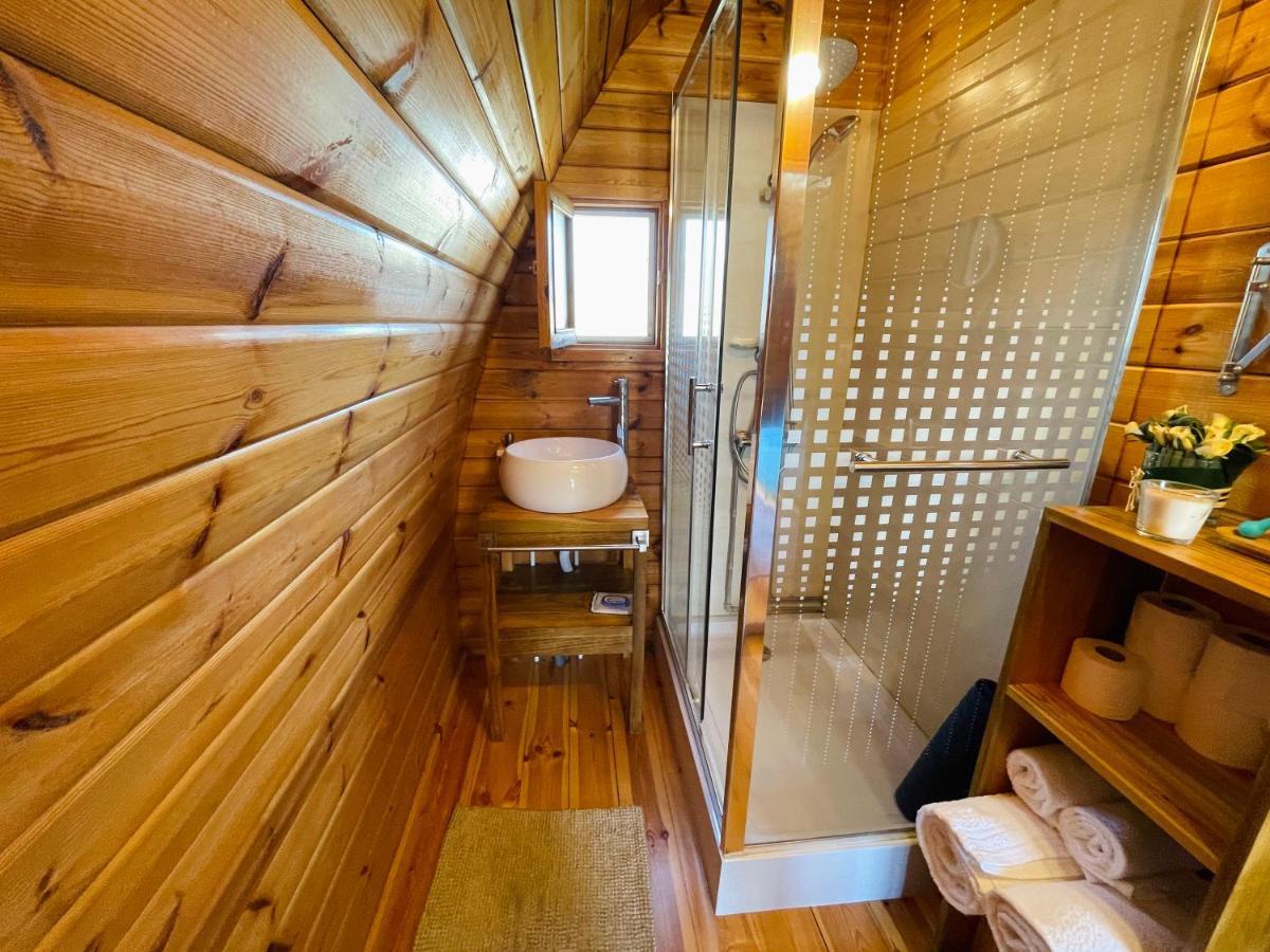 Maison d'hôtes Glamping Turquesa, Feel And Relax In A Wood House à Corredoura Extérieur photo